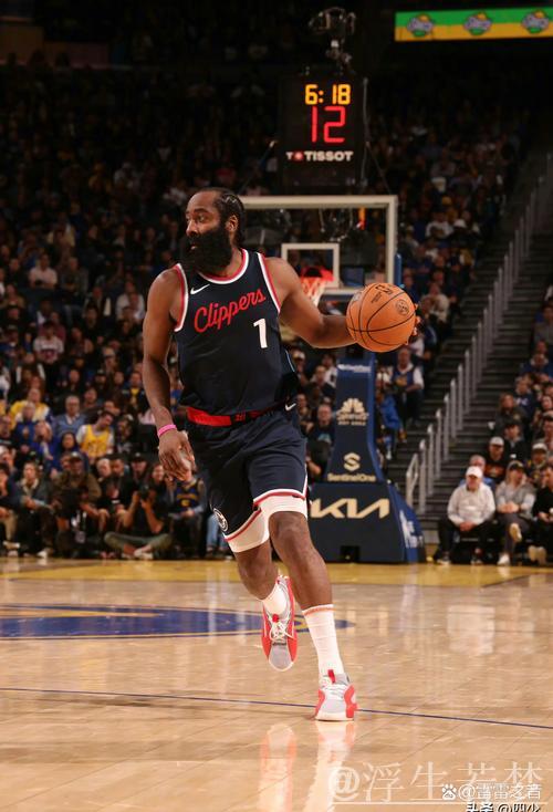 邓恩接伦纳德分球命中远投三分 邓恩接伦纳德分球命中远投三分