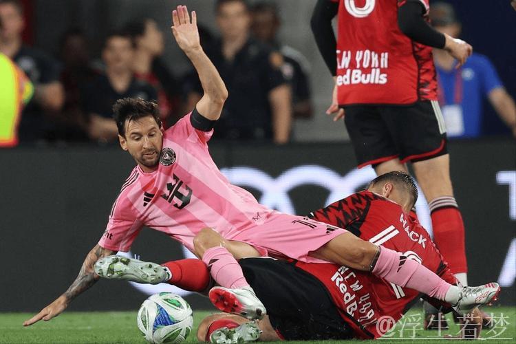 梅西38岁重现神威:5场狂轰9球,任意球绝妙破门成历史第4人 梅西38岁重现神威:5场狂轰9球,任意球绝妙破门成历史第4人