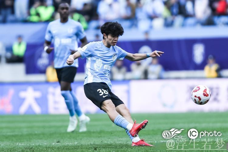 中超:马莱莱和刘祝润双星闪耀 大连英博3-2击败云南玉昆 中超:马莱莱和刘祝润双星闪耀 大连英博3-2击败云南玉昆