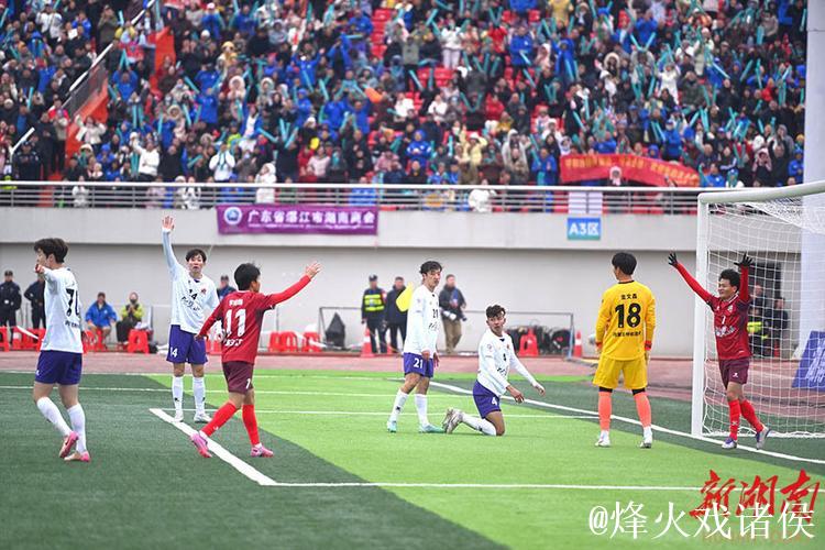 CMG群众足球邀请赛 玉树队力克呼和浩特队 CMG群众足球邀请赛 玉树队力克呼和浩特队